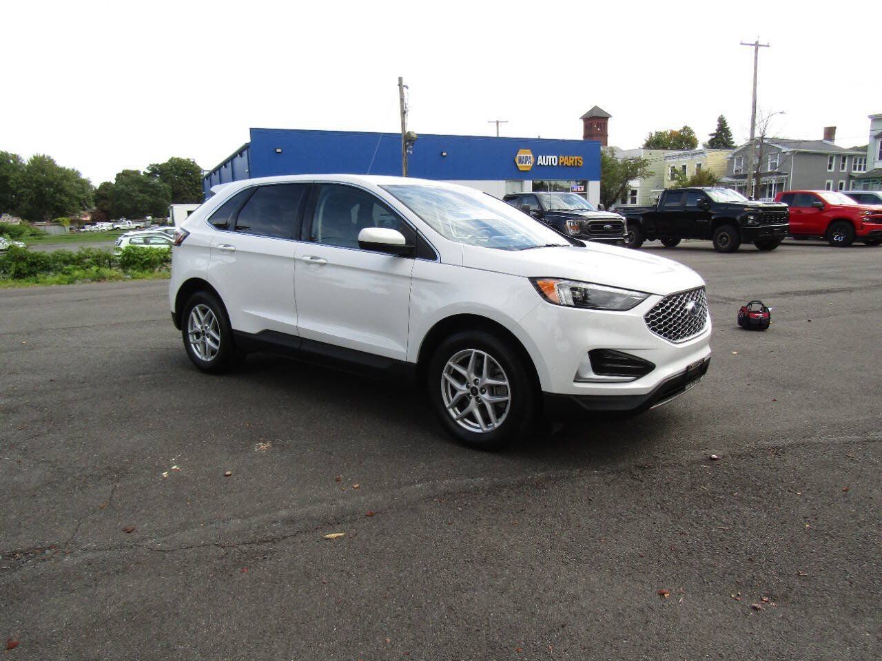 Used 2024 Ford Edge SEL AWD/4WD image 9