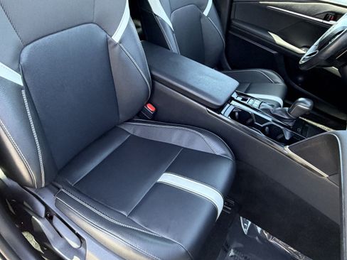 Used 2025 Toyota Camry SE w/ Convenience Package FWD image 11
