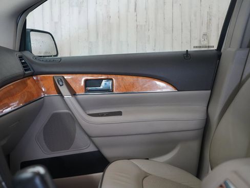 Used 2015 Lincoln MKX FWD w/ Equipment Group 102A image 32