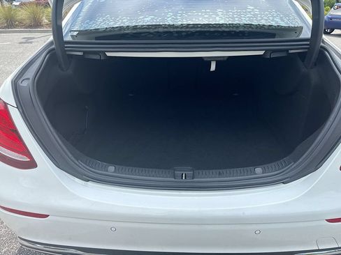 Used 2018 Mercedes-Benz E 300 image 10