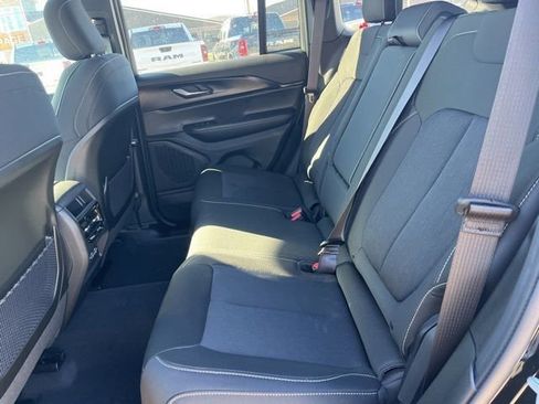 New 2025 Jeep Grand Cherokee 4WD image 10