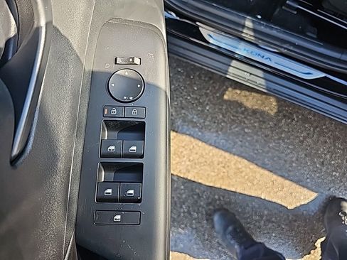 New 2026 Hyundai Kona SE image 11