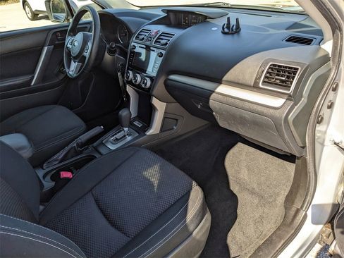 Used 2018 Subaru Forester 2.5i Premium w/ All-Weather Package image 15