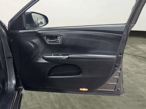 Used 2018 Toyota Avalon XLE image 18