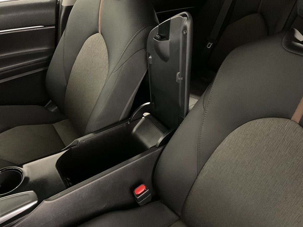 Used 2020 Toyota Camry LE FWD image 29