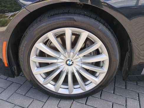 Used 2020 BMW 740i w/ Premium Package image 11