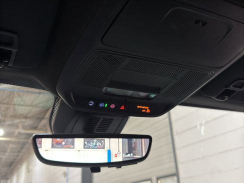 Used 2025 Chevrolet Equinox LT w/ Convenience Package II image 34