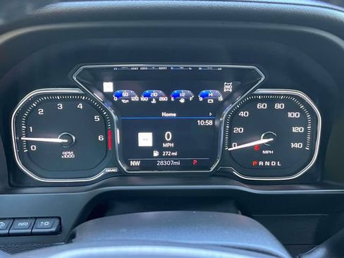 Used 2022 GMC Sierra 2500 Denali w/ Denali Ultimate Package AWD/4WD image 39