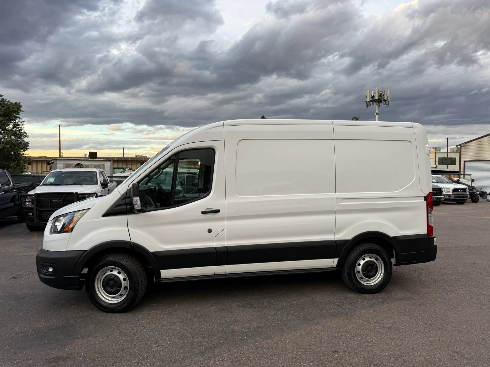 Used 2021 Ford Transit 150 Medium Roof RWD image 3