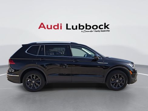 Used 2024 Volkswagen Tiguan SE w/ Panoramic Sunroof Package AWD/4WD image 9