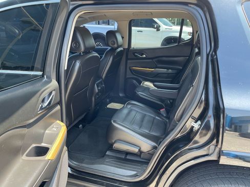 Used 2019 GMC Acadia Denali w/ Technology Package FWD image 5