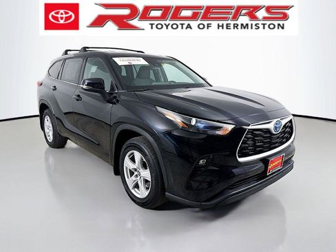 Certified 2022 Toyota Highlander LE image 1