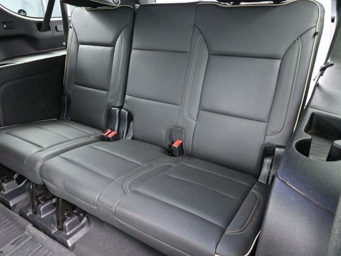 Used 2021 GMC Yukon XL SLT w/ SLT Premium Package image 35