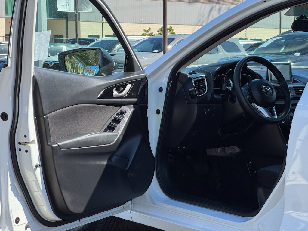 Used 2016 MAZDA MAZDA3 i Sport w/ Preferred Equipment Package FWD image 7