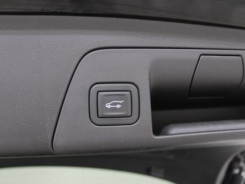 Used 2023 Buick Envision Avenir AWD/4WD image 16