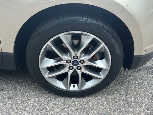 Used 2018 Ford Edge Titanium w/ Equipment Group 302A FWD image 28