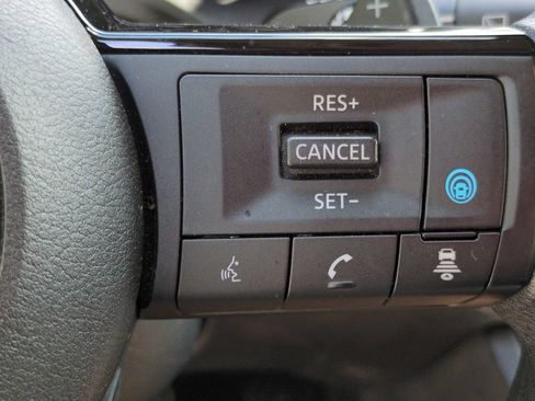 Used 2023 Nissan Rogue SV AWD/4WD image 23