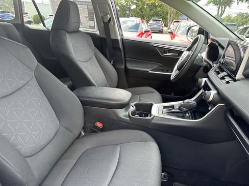 Used 2025 Toyota RAV4 XLE w/ Convenience Package FWD image 13