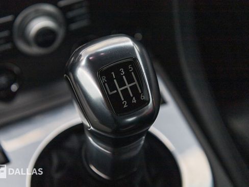 Used 2011 Aston Martin V12 Vantage Coupe image 33