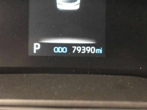 Used 2021 Toyota Sienna XLE image 32