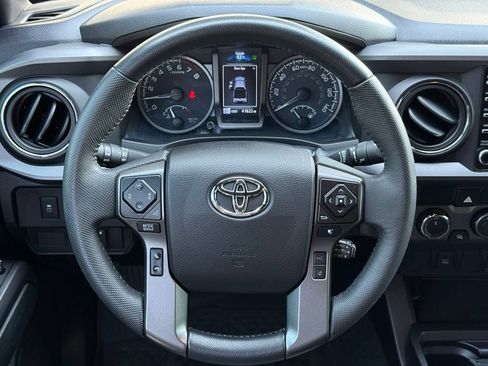 Used 2021 Toyota Tacoma TRD Off-Road AWD/4WD image 20