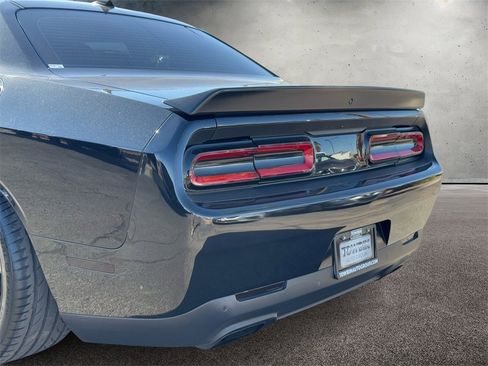 Used 2015 Dodge Challenger SRT Hellcat image 4