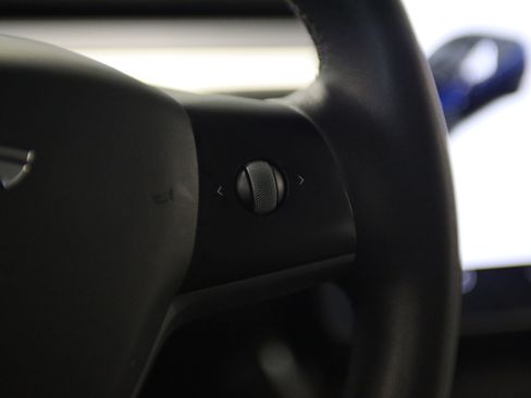 Used 2021 Tesla Model Y Long Range AWD/4WD image 22