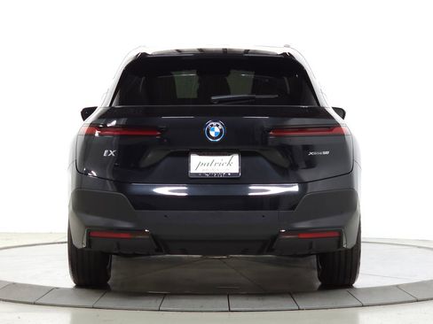 Used 2022 BMW iX xDrive50 AWD/4WD image 8