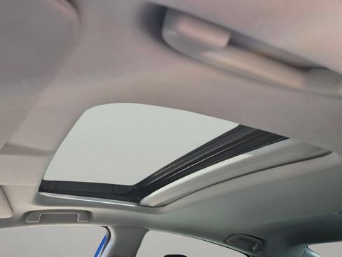 Used 2017 Honda Civic Touring image 10