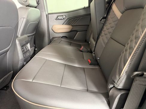 Used 2024 GMC Canyon Denali AWD/4WD image 30