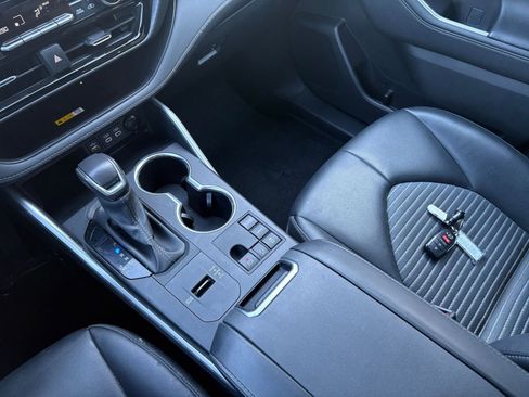 Used 2024 Toyota Highlander XSE image 44