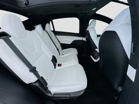 Used 2022 Tesla Model X AWD/4WD image 18