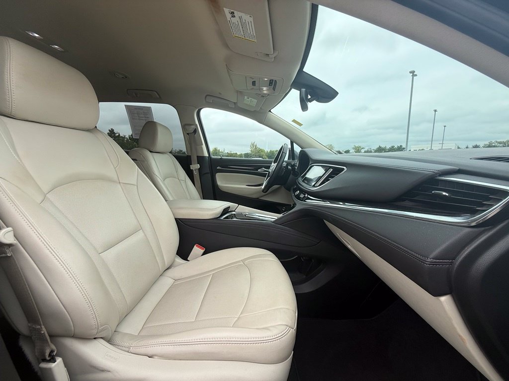 Used 2023 Buick Enclave Essence AWD/4WD image 33