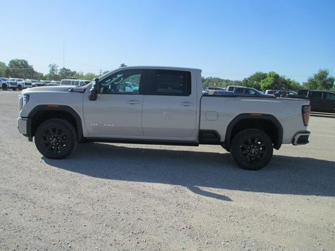 New 2026 GMC Sierra 2500 AT4 w/ AT4 Premium Plus Package AWD/4WD image 9