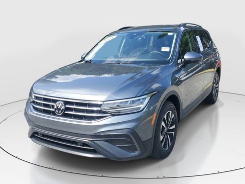 Used 2024 Volkswagen Tiguan S image 3