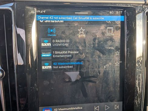 Used 2025 Volvo XC60 B5 Plus image 26