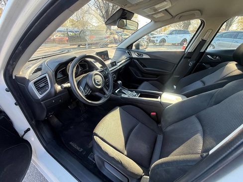 Used 2018 MAZDA MAZDA3 Sport image 13