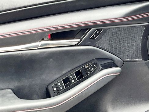 Used 2024 MAZDA MAZDA3 s image 18