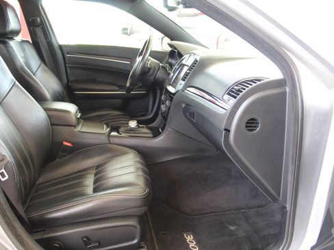 Used 2017 Chrysler 300 S AWD/4WD image 15