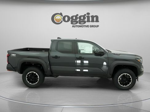 New 2026 Toyota Tacoma TRD Off-Road AWD/4WD image 23