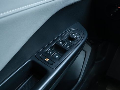 Used 2024 Volkswagen Taos SE FWD image 19