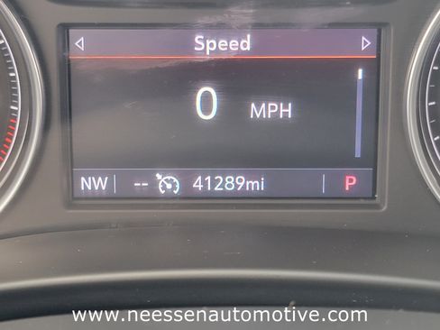 Used 2023 Buick Enclave Essence image 24