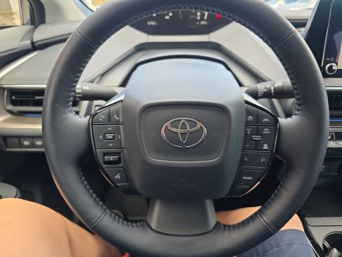 Used 2025 Toyota Prius XLE AWD/4WD image 20