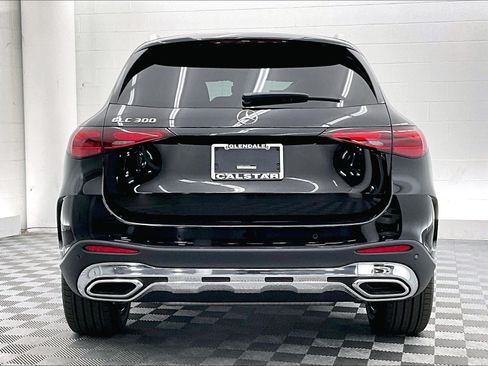 Used 2026 Mercedes-Benz GLC 300 image 2