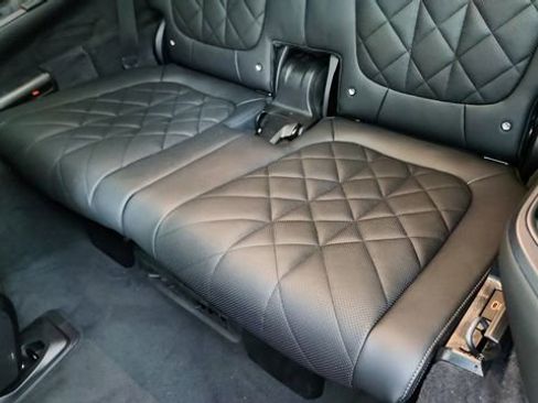 Used 2024 BMW X7 xDrive40i w/ M Sport Package image 32