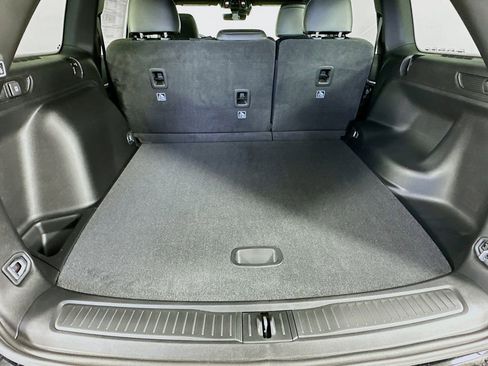 New 2026 Jeep Grand Cherokee Altitude AWD/4WD image 33