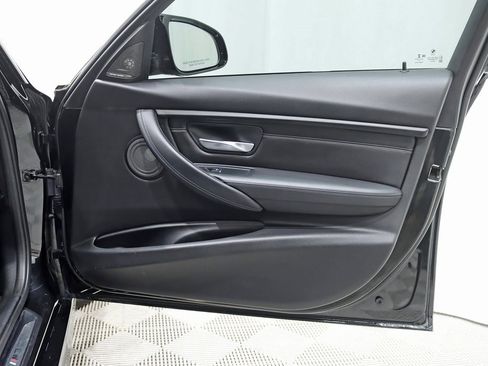 Used 2018 BMW M3 image 41