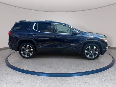 Used 2017 GMC Acadia SLT w/ LPO, Cargo Package FWD image 4