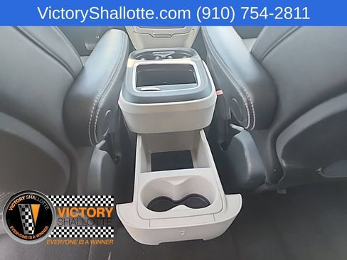 Certified 2024 Chrysler Pacifica Limited FWD image 26