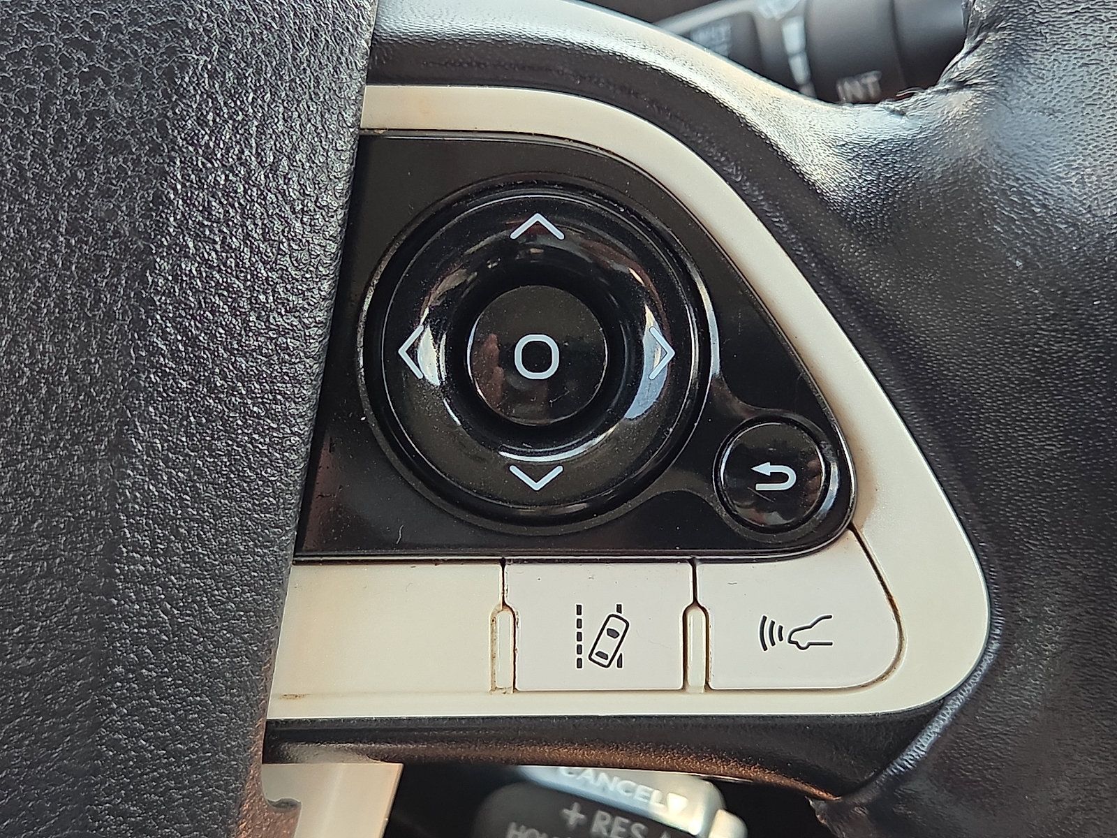 Used 2018 Toyota Prius Prime Plus FWD image 22